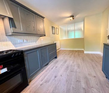 3 Bed Terraced House, Elmhurst Close, LS17 - Photo 3