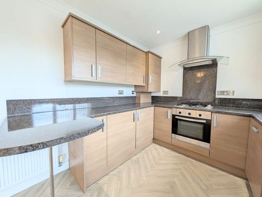 To Let – Ennismore Gardens, Southport – Two Bedroom Apt with Balcony - Photo 1