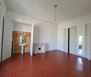 Location - Appartement T5 de 144 m² avec deux balcons et cave - Pro... - Photo 6