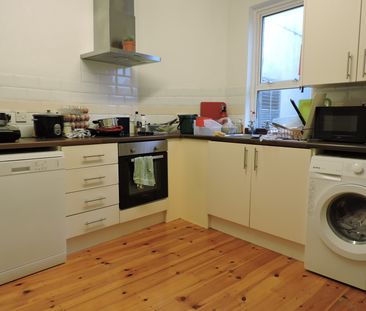 Student Properties to Let - Photo 2