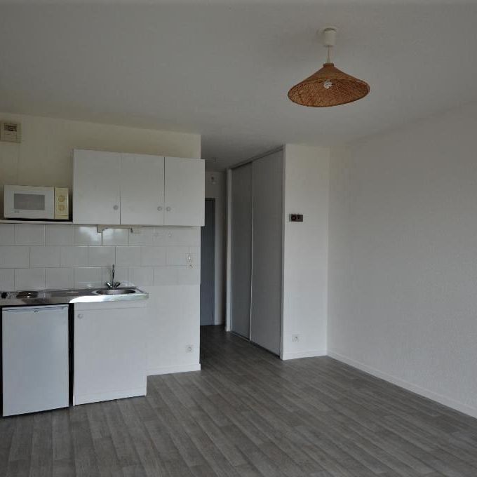 Location Appartement 1 pièce 24m² CHOLET 49300 - Photo 2