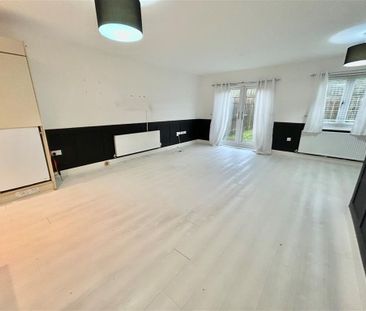 Farmlands Close, Nottingham - Photo 1