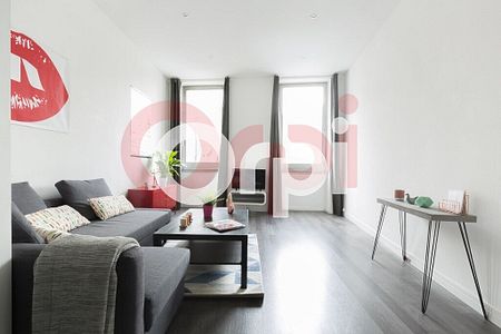 Appartement 4 pièces 83m2 MARSEILLE 1ER 1 282 euros - Photo 2