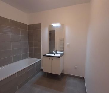 location Appartement T3 DE 60.79m² À CERGY - Photo 2
