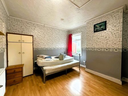 4 bed End Terraced House for Rent - Photo 4
