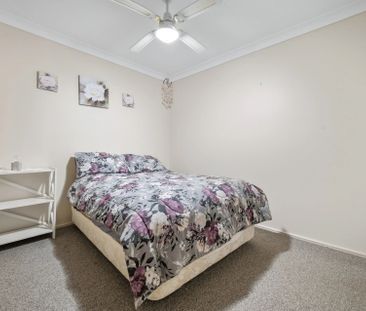 Comfortable Family Living in a Quiet Leumeah Pocket - Photo 4