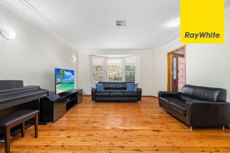 Conveniently and Quietly Positioned Family Home - Photo 4