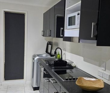 Shared House – 2 bedrooms available in independent Granny Flat - Photo 1