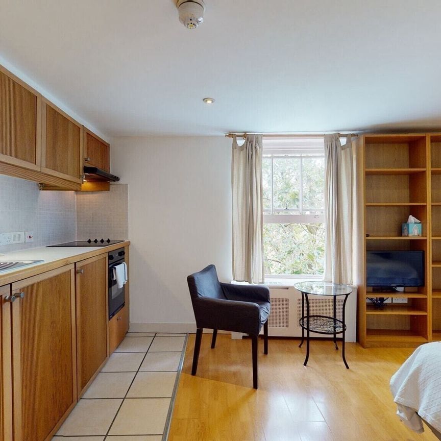 Cartwright Gardens, London, WC1H - Photo 1