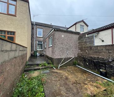 3 bedroom terraced house to rent - Photo 5
