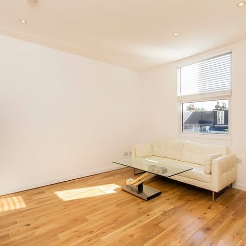 2 Bed Flat, Loftus Road, W12 - Photo 1