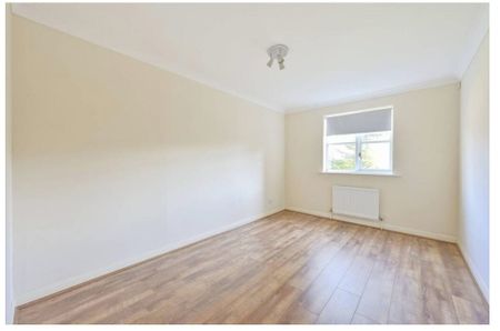 2 Bed Flat, Harland Close, SW19 - Photo 2