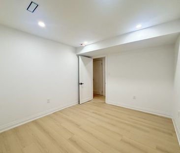 36 Brunswick Avenue apartment — Toronto, ON (3-Bedroom) - 3 Bedroom - Photo 6