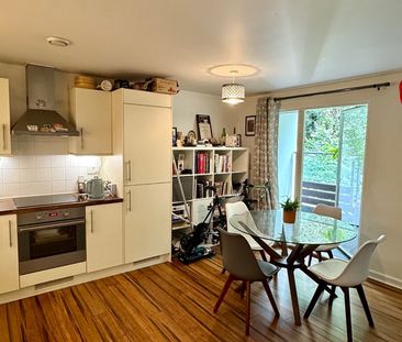1 Bed Flat, Seren Park Gardens, SE3 - Photo 4