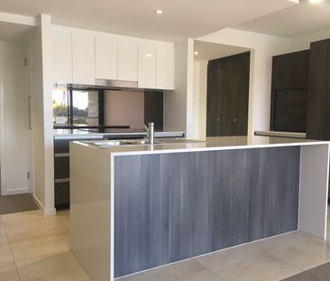 Two bedroom Apartment on Kawana Island - Photo 3