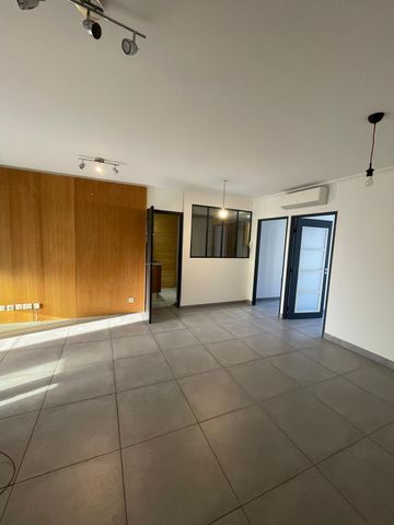 Location Appartement 3 pièces 101m² MARIGNANE 13700 - Photo 5