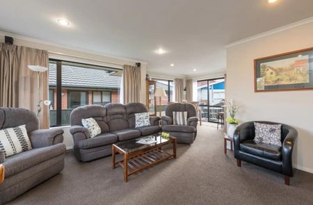 Modern and Sunny 2 Bedroom plus Office Home - Photo 3