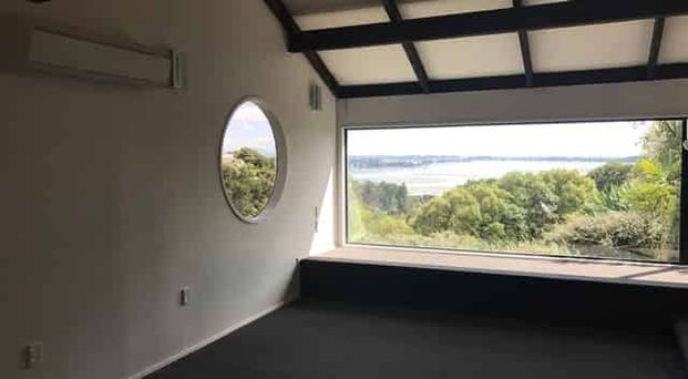 Refurbished Family Home with Panoramic Views - Photo 1