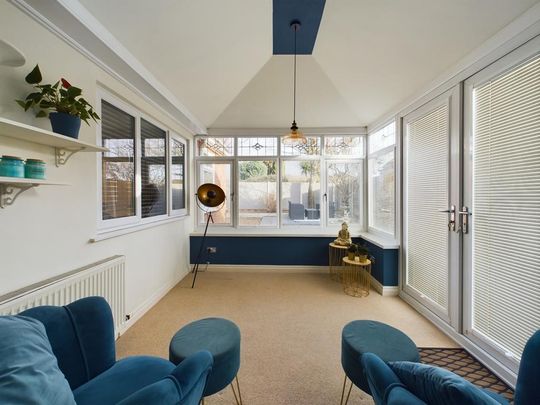 3 bedroom bungalow to rent - Photo 1