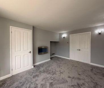 4 bedroom semi-detached house to rent - Photo 2