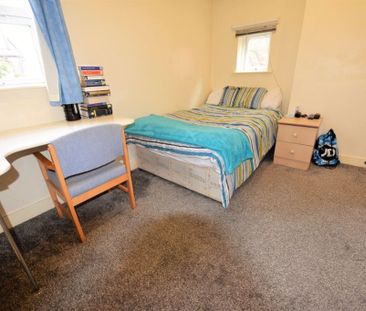 10 bedroom House in Beamsley Mnt/Ter, Leeds - Photo 3