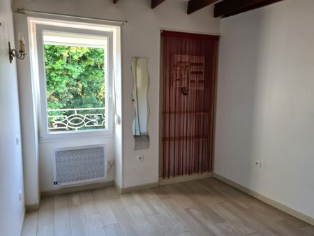 Location Appartement 2 pièces 32m² LE CREUSOT 71200 - Photo 3