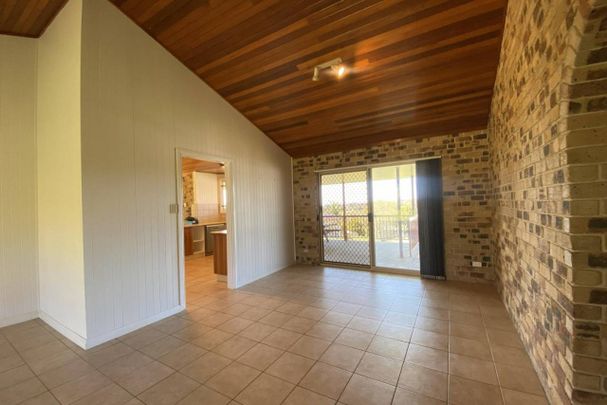 Large Family Home - Ample Shedding! - Photo 1