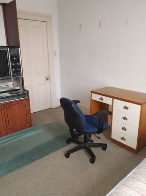 The bedrooms at a student house on George street - Photo 1