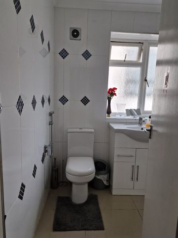 Room in a Shared House, Neeld Crescent, NW4 - Photo 3