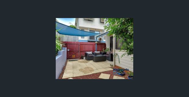 Modern 2-Bedroom Apartment in Alderley - Photo 1