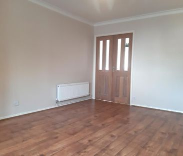 3 bedroom detached house to rent - Photo 3