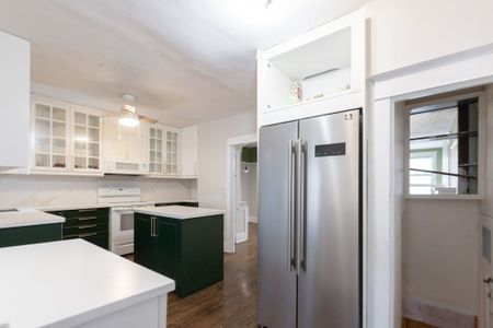 For Lease - 94 Bastedo Avenue, Toronto, Ontario - Photo 2