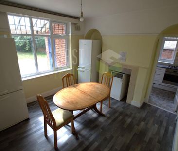 4 bedroom semi-detached house to rent - Photo 6