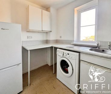 Lewes Close, Grays, RM17 - Photo 3
