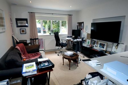 4 bedroom detached house to rent - Photo 3