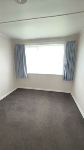 Warm, Modern 3-Bedroom Home - Taupiri - Photo 3