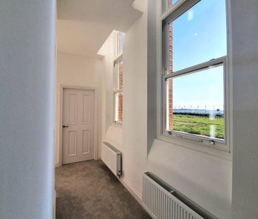 Royal Haslar - Photo 6