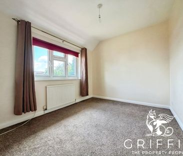 St. Marys Crescent, Basildon, SS13 - Photo 5