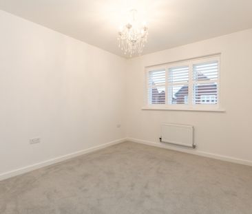 Red Clover Gardens, Standish, WN6 0WN - Photo 1