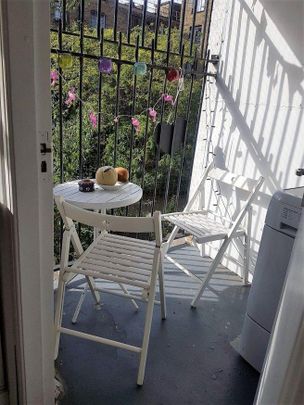 4 bedroom flat to rent - Photo 1