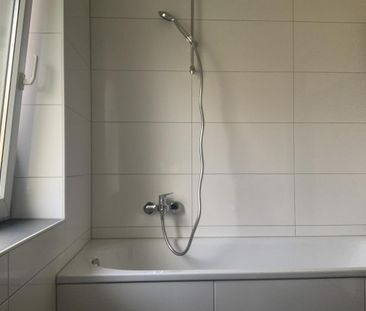 2,5 Zimmer Wohnung mit modernem Wannenbad !!! - Foto 1