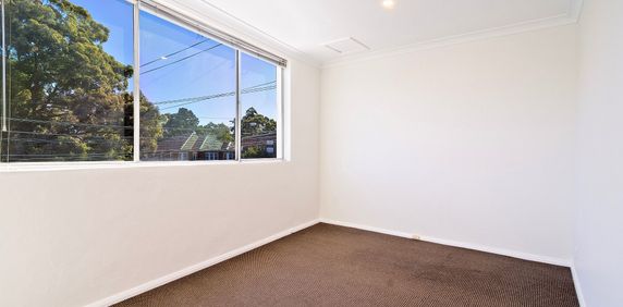 Apartment Convenient to All Urban Amenities - Photo 2