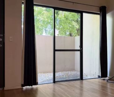 18 Sturt St, Adelaide - Photo 3