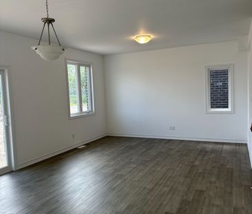 For Lease - 205 Southworth N Street, Welland, Ontario - Photo 1