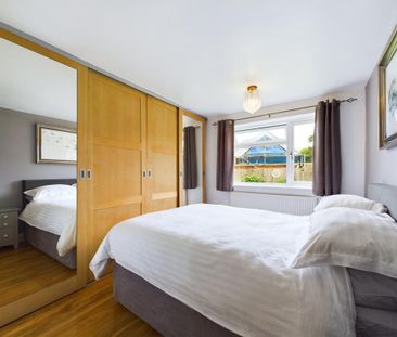 4 bedroom detached bungalow to rent - Photo 3