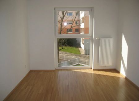 LEND nahe AVL neuwertige, sonnige 3ZI mit Balkon, Tiefgarage - Photo 3