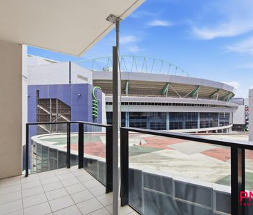 Fully Furnished 1-Bedroom with Large Balcony in the Heart of Docklands - Photo 3