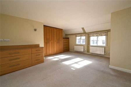 Lyde House Cottage, Water End, Old Basing, Basingstoke, Hampshire, RG24 - Photo 3
