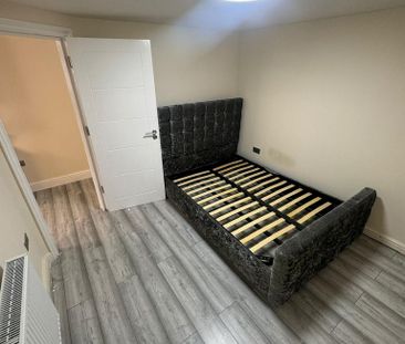 2 bedroom townhouse to rent - Photo 1