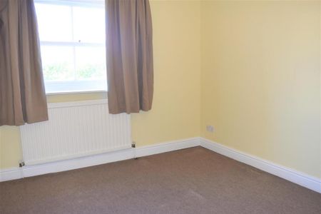 3 bedroom flat to rent - Photo 5